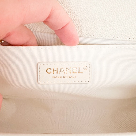 Chanel Caviar Quilted Medium Boy Leather Chain Flap Bag - Picture 11 of 16